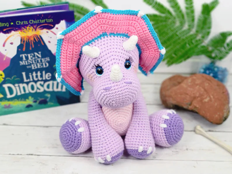 triceratops crochet pattern, dinosaur crochet pattern, crochet dinosaur, crochet triceratops, triceratops tutorial