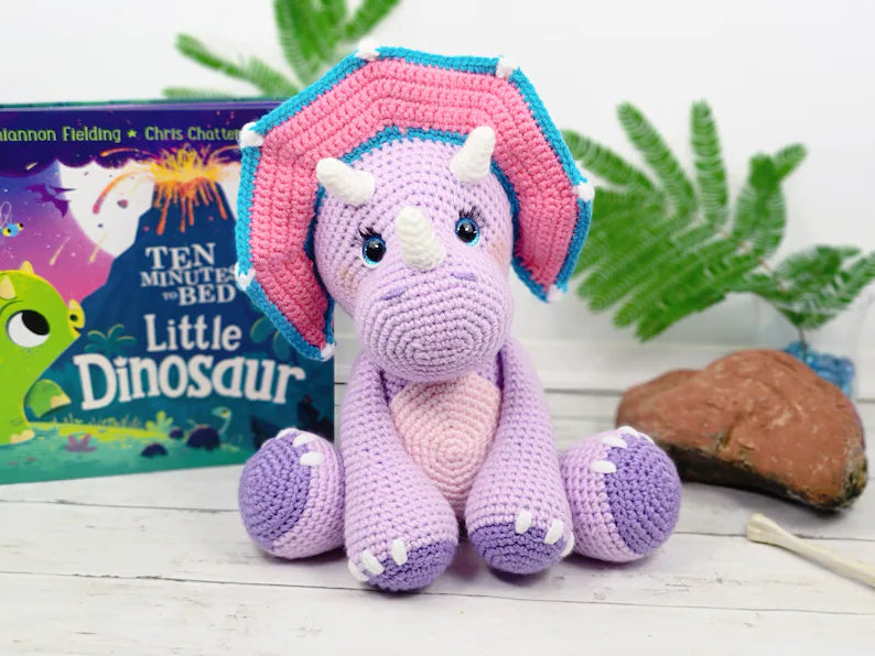 triceratops crochet pattern, dinosaur crochet pattern, crochet dinosaur, crochet triceratops, triceratops tutorial