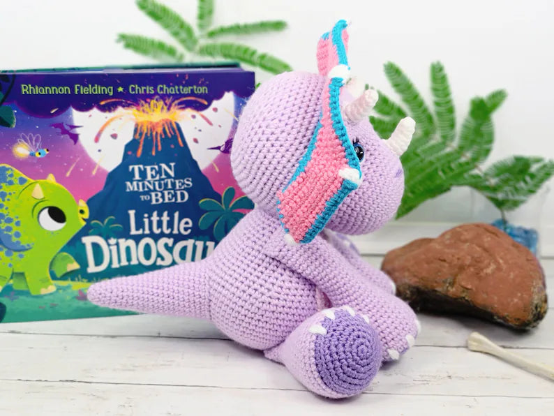 triceratops crochet pattern, dinosaur crochet pattern, crochet dinosaur, crochet triceratops, triceratops tutorial